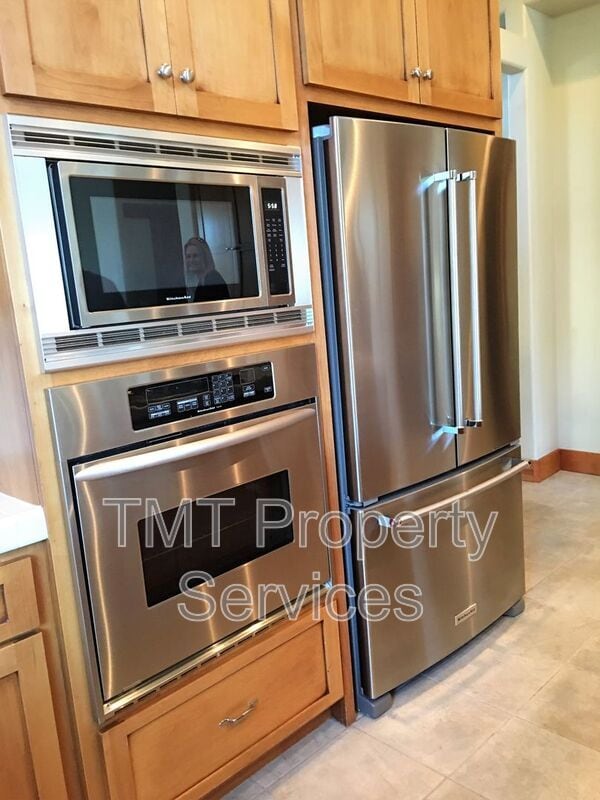 Photo - 760 Avocet Way