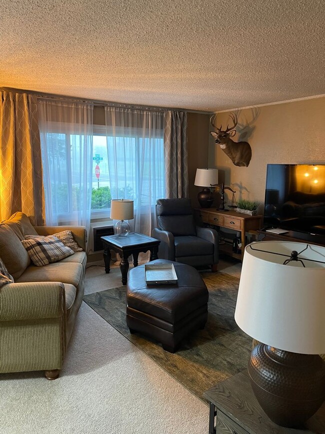 Photo - Furnished Bungalow with 2BD 2BTH near WITC...