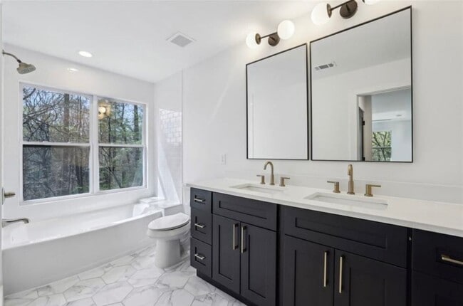 Photo - 1792 Charles Pl NW