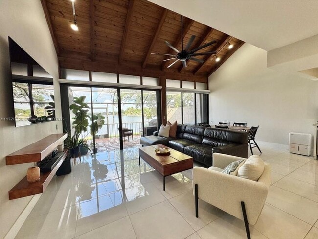 Photo - 3 bedroom in Pembroke Pines FL 33026