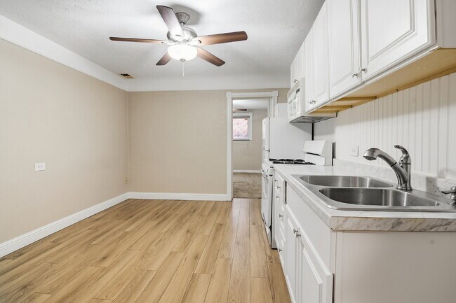 $1,245.95 with Half Off Second Month’s rent until 08/31/26 only, 1 Bed - 1 Bath, Condo in Denver ...