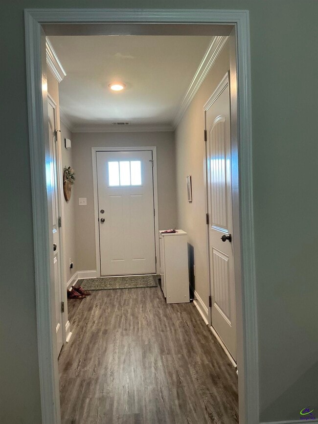 Photo - 613 Broderick Cir