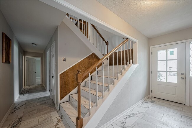811 Loire Ln