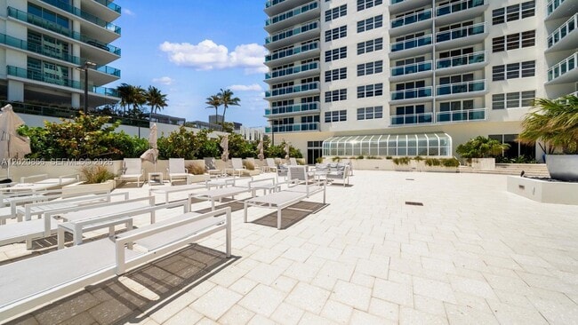 Photo - 6917 Collins Ave Unidad L-107