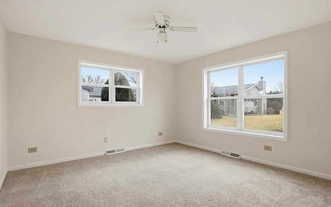 Photo - 323 Belmont Ct