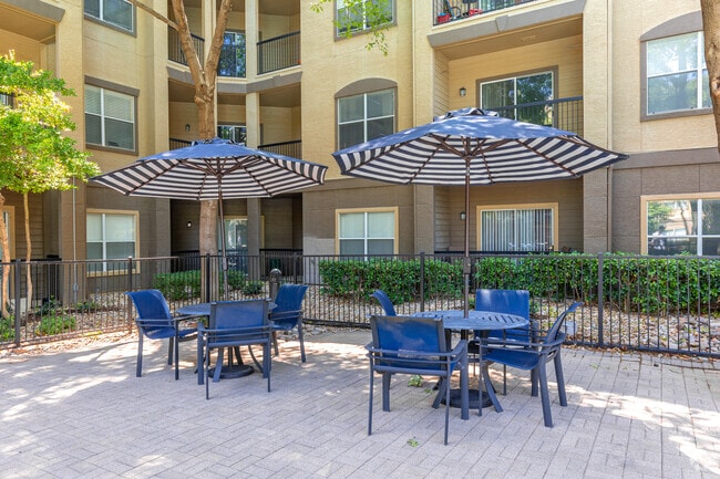 Conversation Spaces - Inwood on the Park