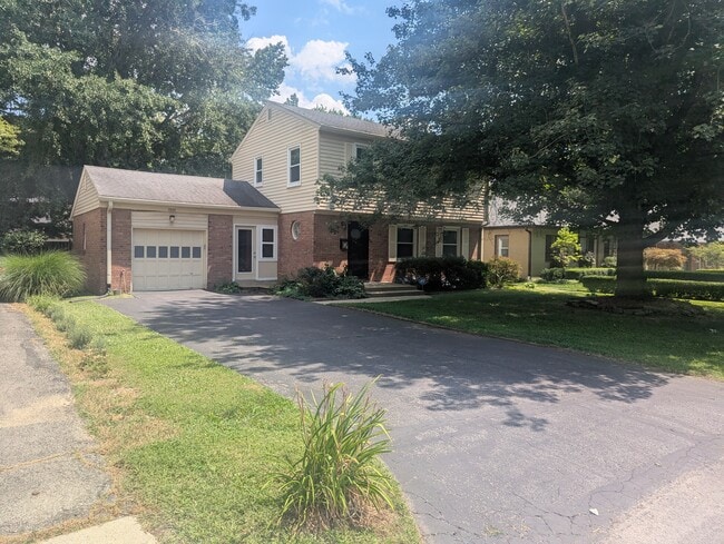 Building Photo - 7035 Warwick Rd Rental