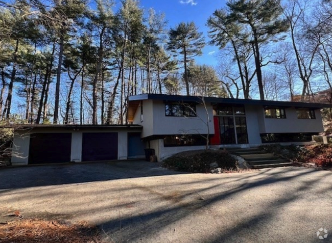 Building Photo - 12 White Pine Ln Rental