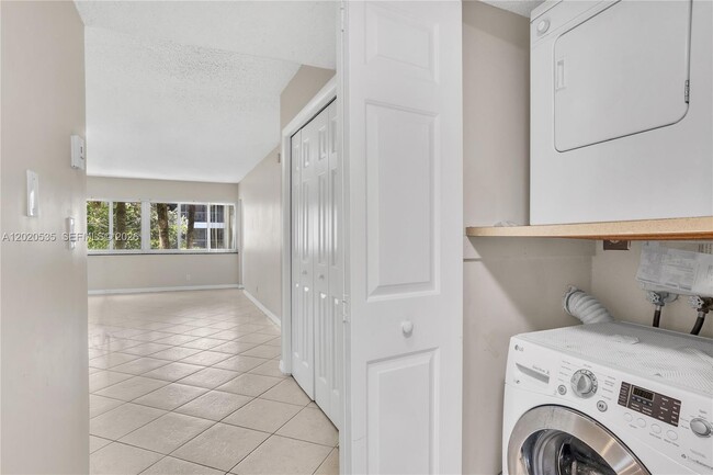 Photo - 100 Lakeview Dr Unit 201