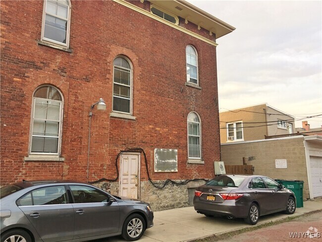 Building Photo - 455 Franklin St Rental