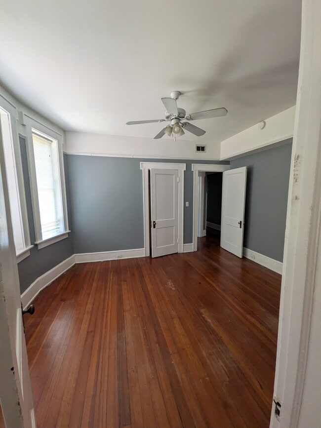 Photo - 146 W 6th St
