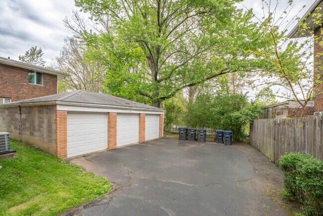 1753 Cromwell Dr Unit 1753 Cromwell