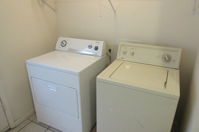 Photo - 1504 Rosemary Ln Unit Apt A