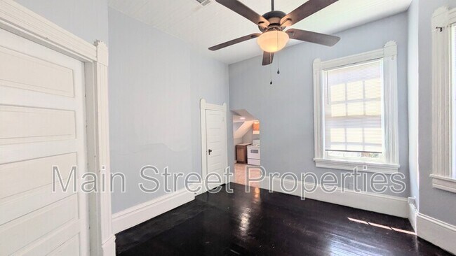 Photo - 911 N Spring St Unit 4