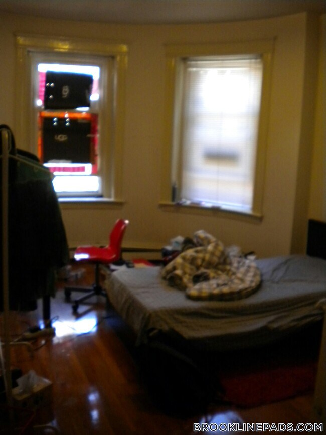 Building Photo - 208 Winthrop Rd