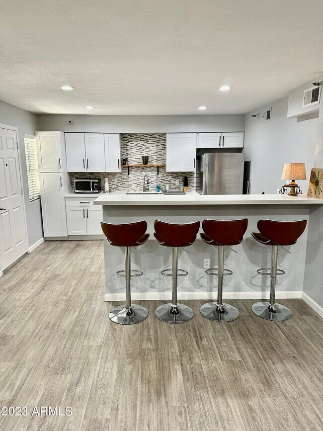 8020 E Thomas Rd Unit 113