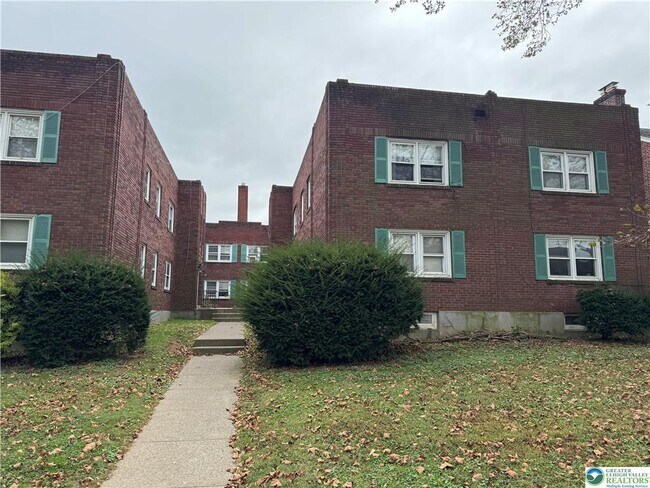 Photo - 2228-2236 W Allen St Unidad 10A