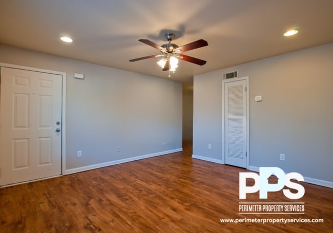 Photo - 2145 Bolton Rd NW