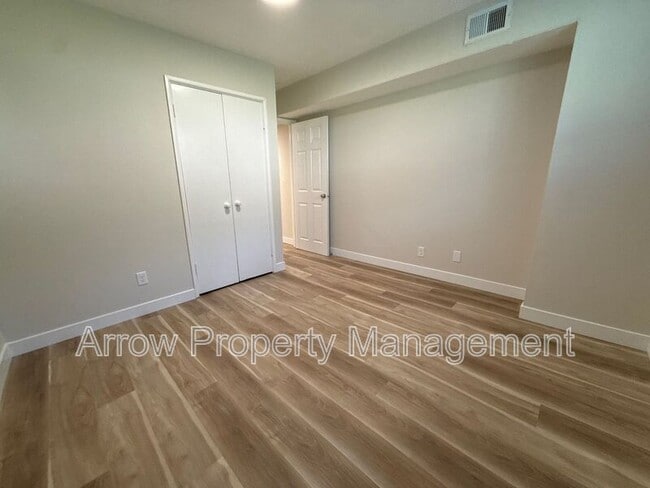 Photo - 5703 S 14th St