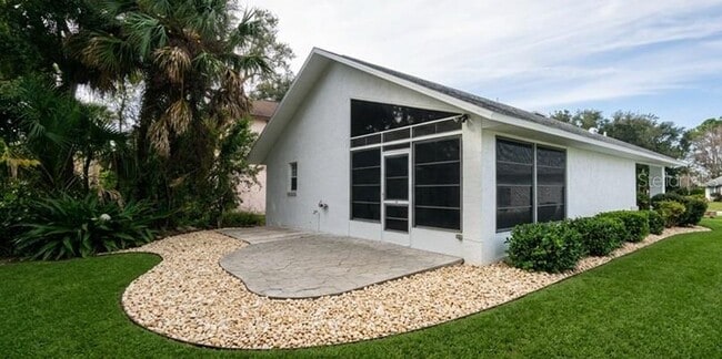 4613 Barnacle Dr