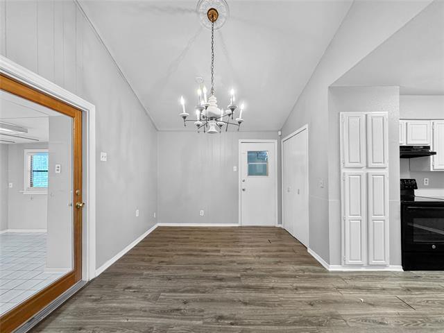 Photo - 1319 Wisteria Way