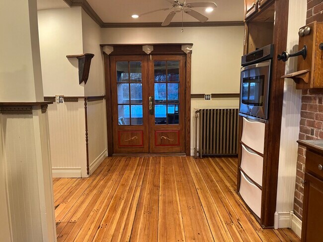 Photo - 711 Union St