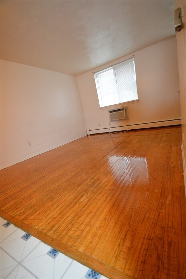 Photo - 154 Park Ave
