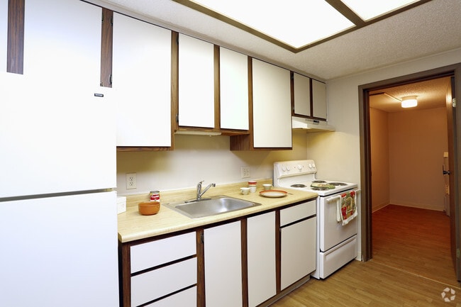 Kitchen - Dogwood Glen