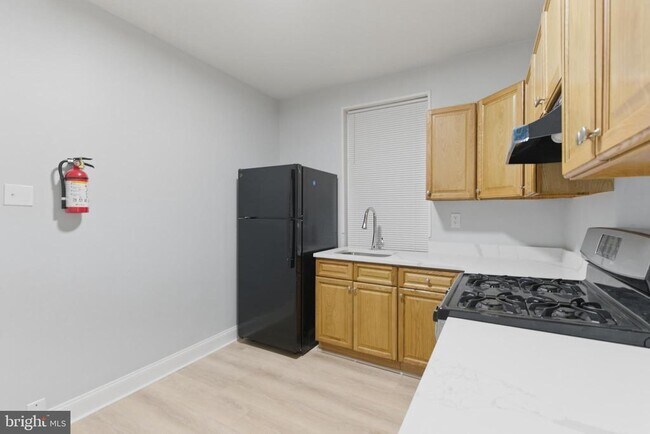 Photo - 5820 Race St