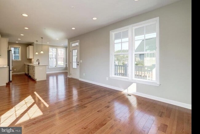 Building Photo - 1020 Railroad Ave