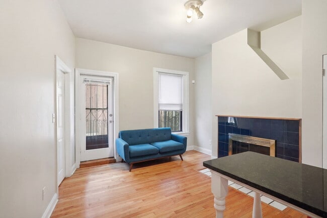 Building Photo - 20 Symphony Rd Unit 2