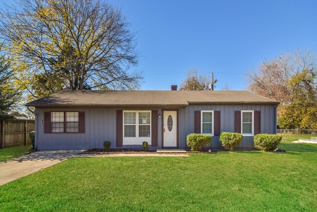 Photo - 2115 Fernbrook Dr NE House