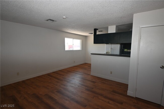 Building Photo - 1512 Cobb Ln Unit 4 Rental