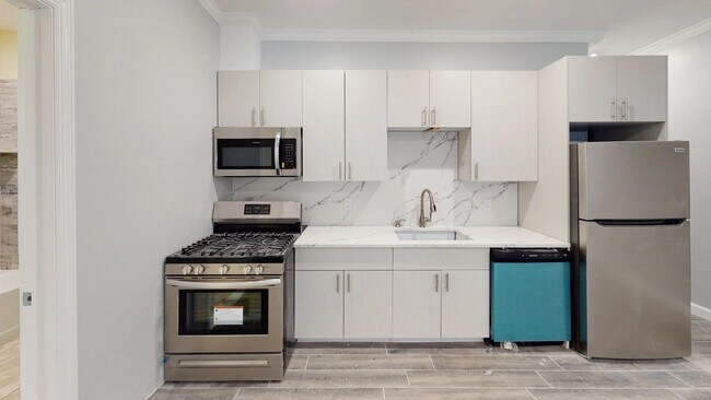 Photo - 680 Grand St Unit 412