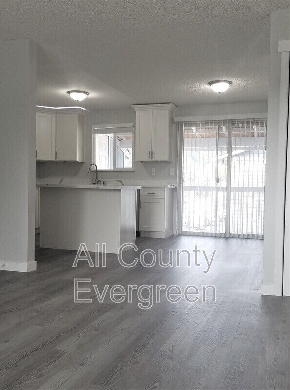 Photo - 216 Chicago Blvd S Unit A