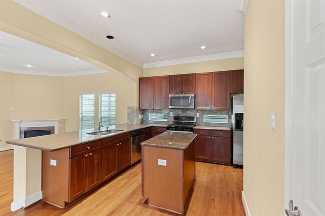 Building Photo - 5734 Kansas St Rental
