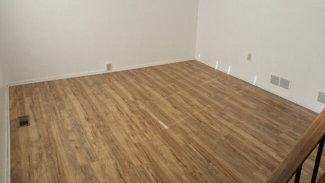 Living Room - 321 Laporte Ct