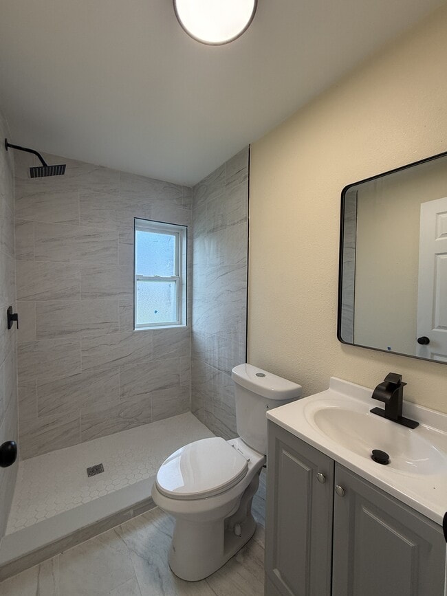 5680 28th St N Unit D5