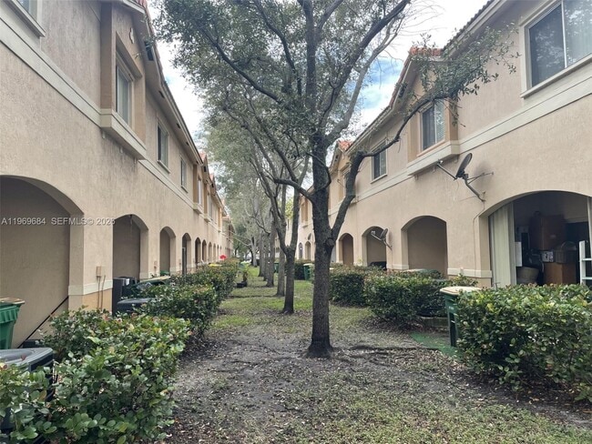 Photo - 8835 S Isles Cir