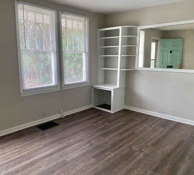 Photo - 2402-501 Unit 2402 & 1/2