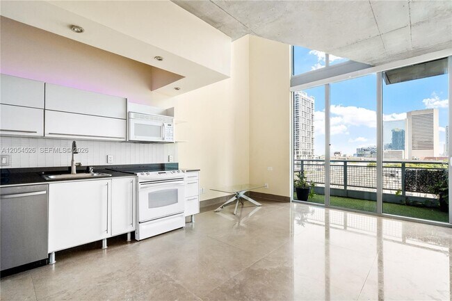 Photo - 690 SW 1st Ct Unidad 1019