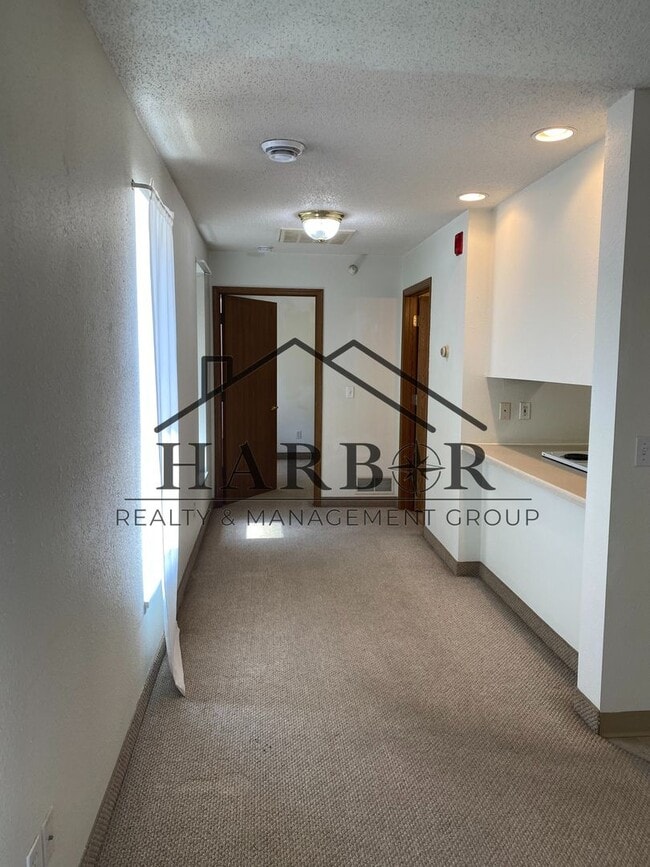 Photo - 146 S Broadway Ave Unit 102