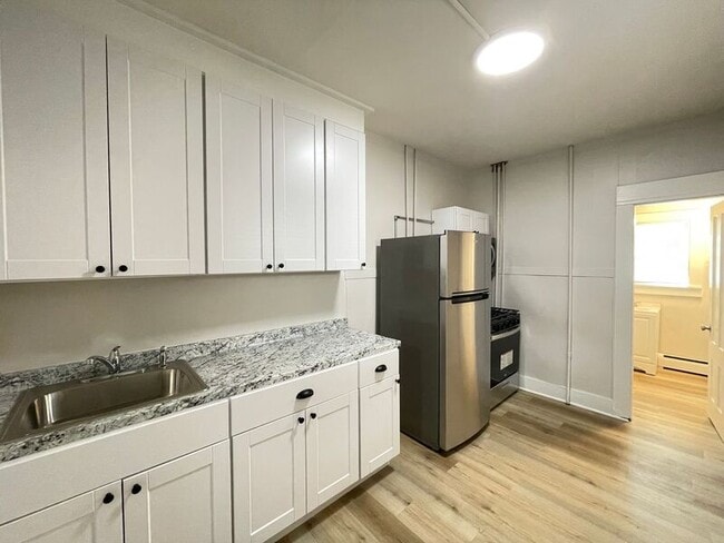 Building Photo - 49 Pennacook St Unit #1 Rental