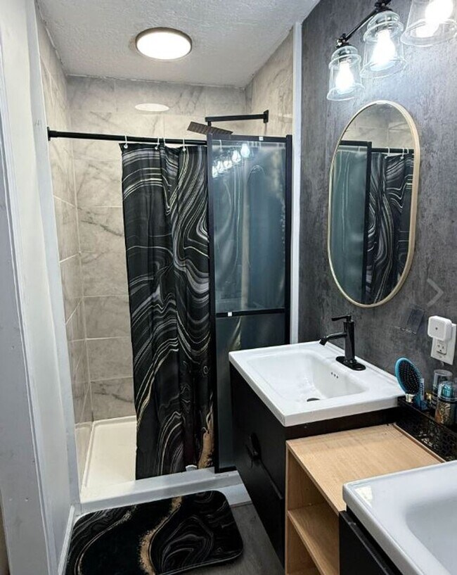 Photo - 3/2 in Anniston, Alabama!