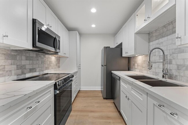 Photo - 2829 Timmons Ln Condo Unit 195