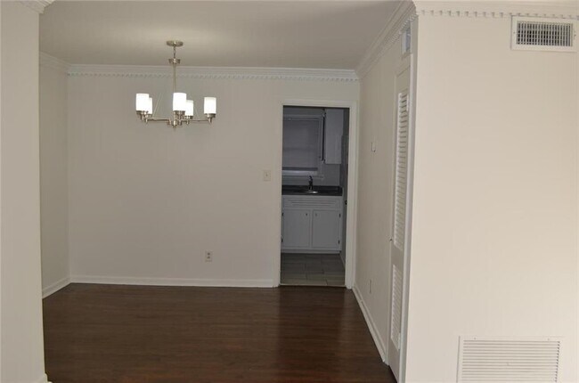 Photo - 3510 Roswell Rd Unidad N3