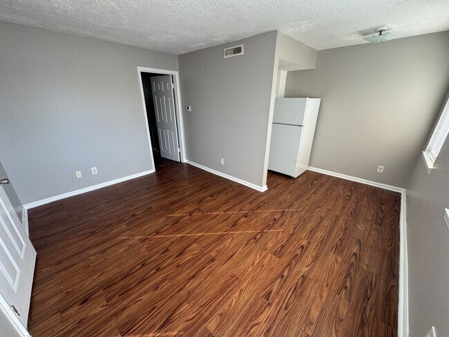 Photo - 908 4th Ave W Unit Apt 3