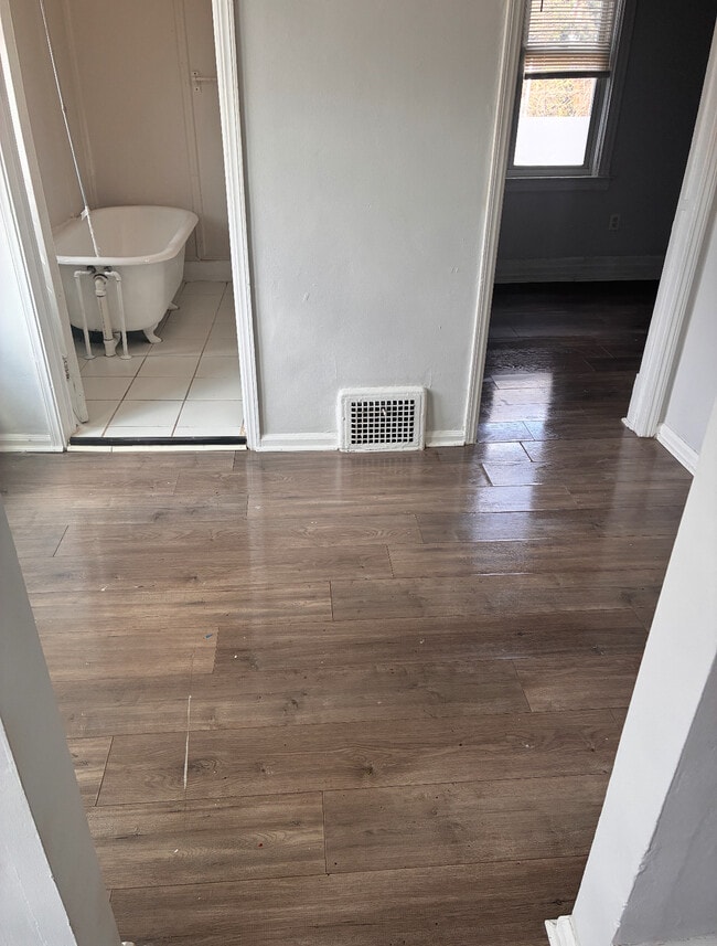 Building Photo - 5424 Porter St Unit 2