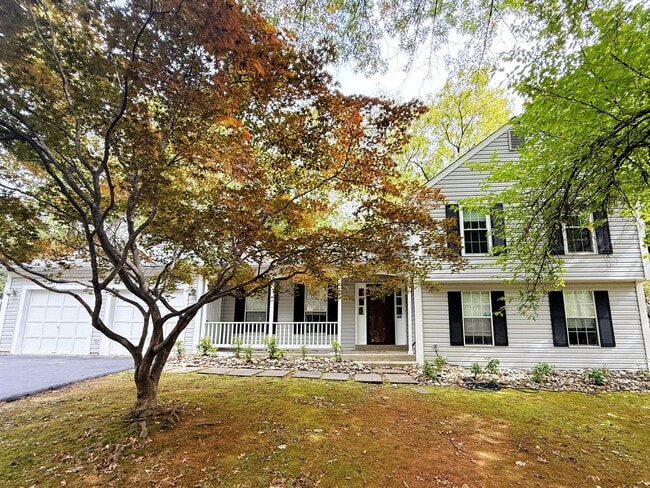 Spacious 4 Bedroom in Fallsmead! - Spacious 4 Bedroom in Fallsmead!