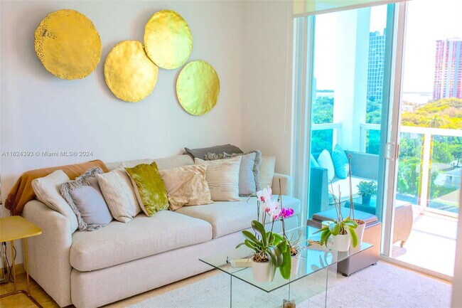 Photo - 1723 SW 2nd Ave